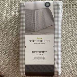 THRESHOLD King size Bedskirt